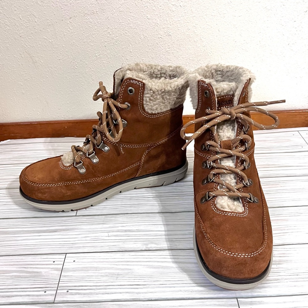 L.L. Bean Womens Mountain Lodge Fleece Collar Insulated Boot